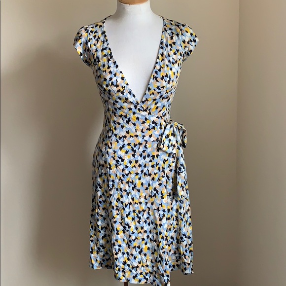 Diane Von Furstenberg Dresses & Skirts - Diane Von Furstenberg 100% Silk Kye Dress
